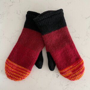 Hand Crafted Cozy Poly Fleece Lined 100% Wool Knit Mittens from Nepal Blk Red M